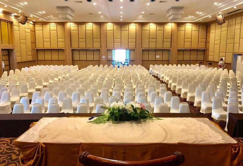 酒店 The Impress Nan