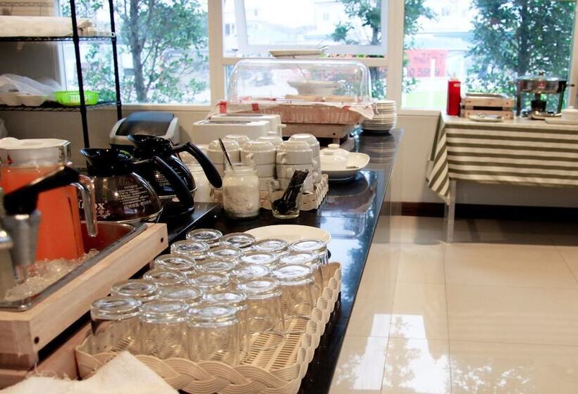 The Zell Budget Hotel Buriam