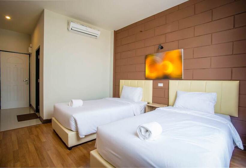 The Zell Budget Hotel Buriam