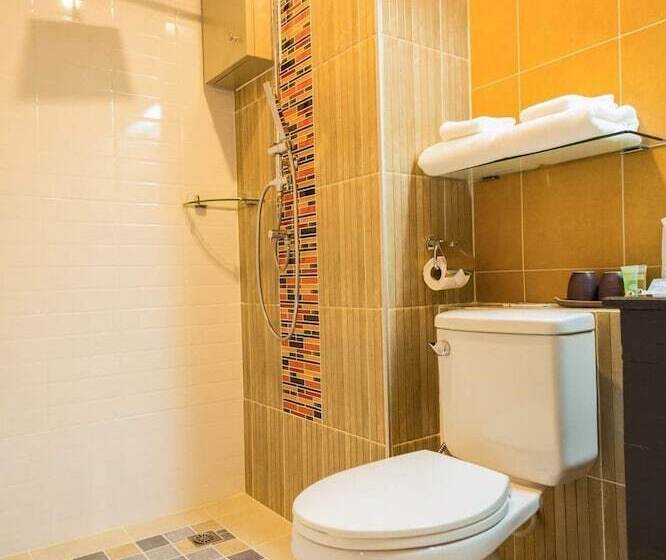 Отель Ton Aoi Grand