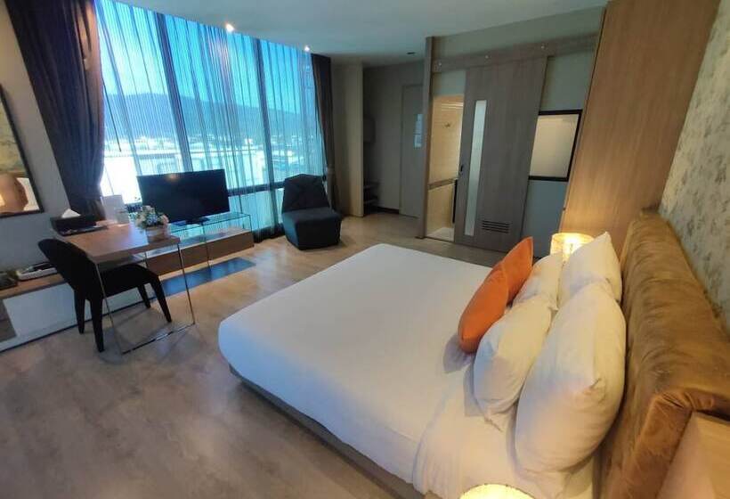 Отель Ton Aoi Grand