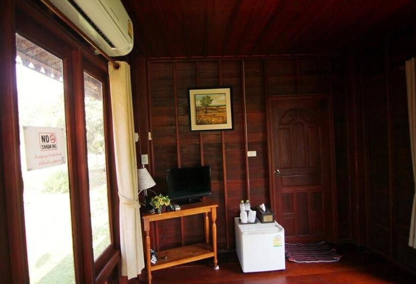 בית מלון כפרי Tonaor On The Beach Resort&restaurant