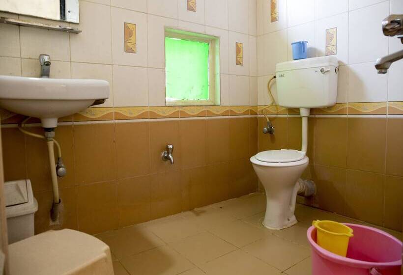 فندق Trimurti Heights