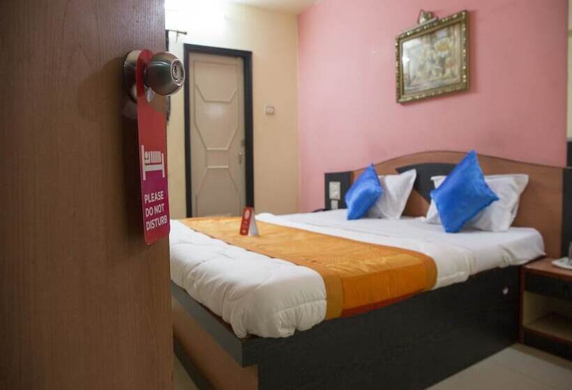 فندق Trimurti Heights