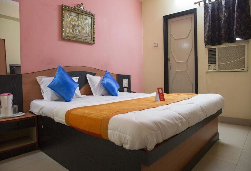 فندق Trimurti Heights