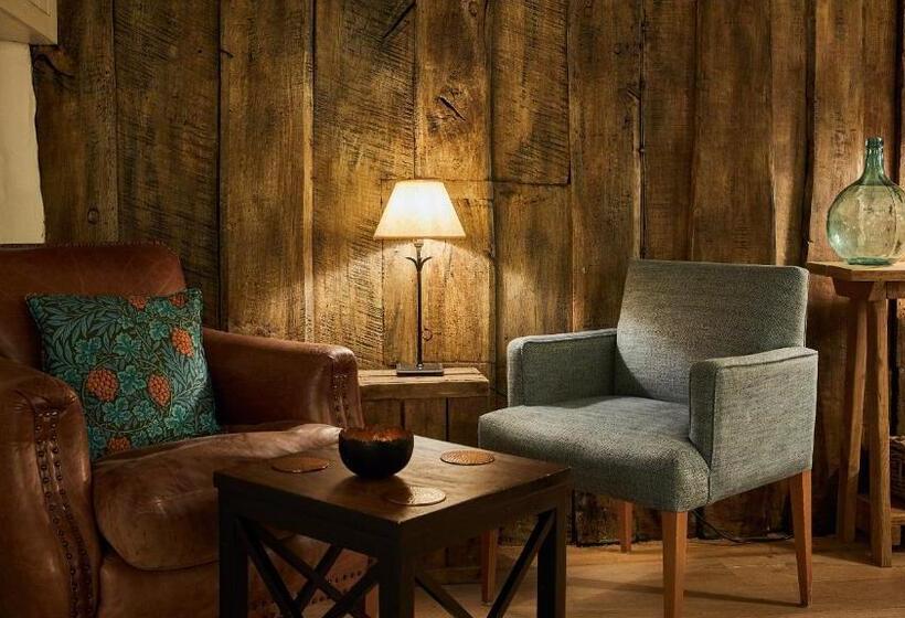 호텔 Tudor Farmhouse