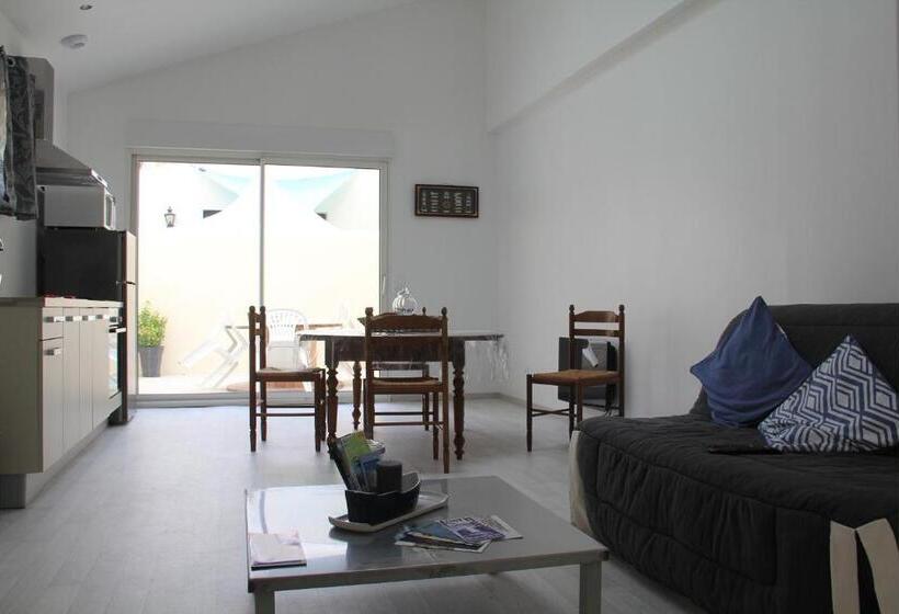 Le Clos Du Square   Climatisé