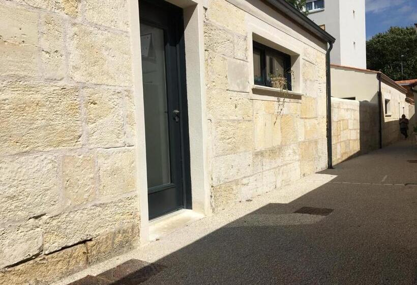 Le Clos Du Square   Climatisé