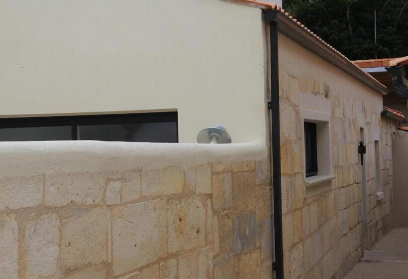 Le Clos Du Square   Climatisé