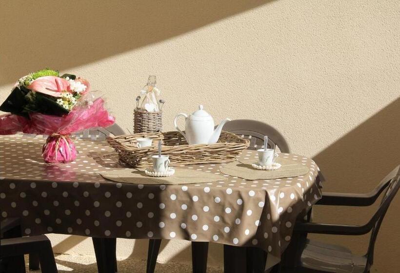 Le Clos Du Square   Climatisé