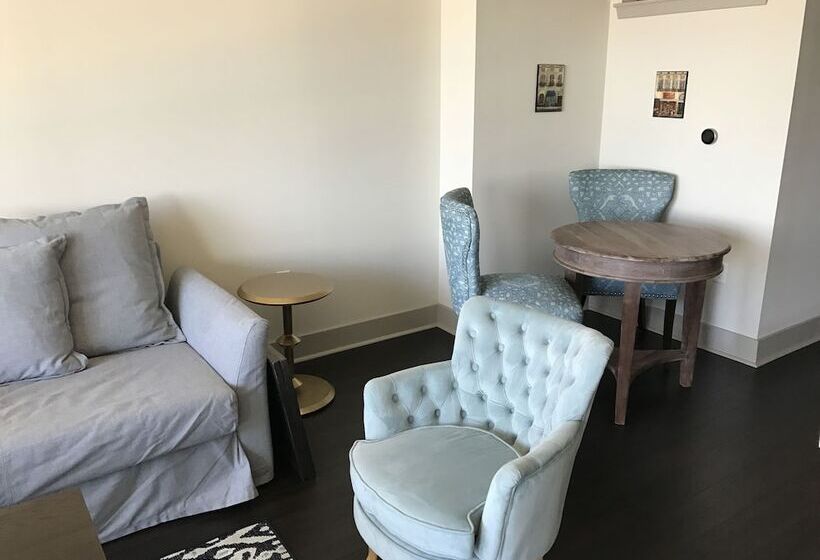 Maja Group Apartments At Nouvelle