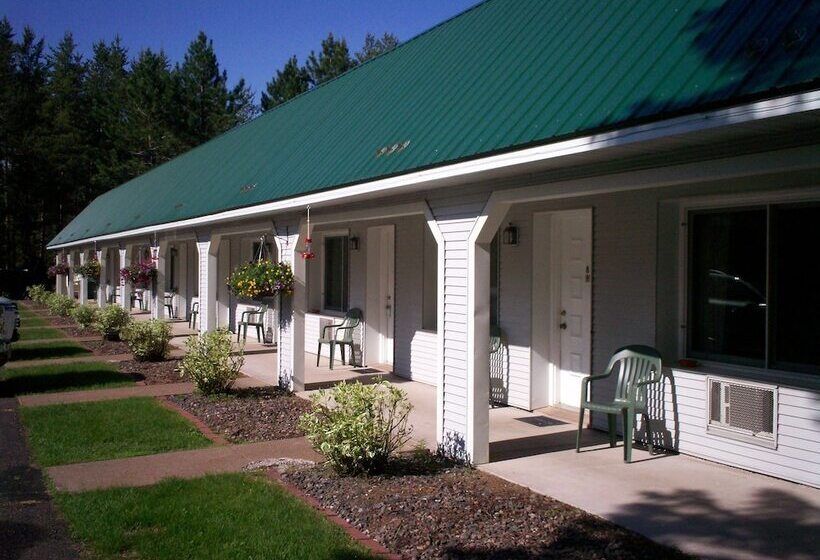 Northwoods Motel