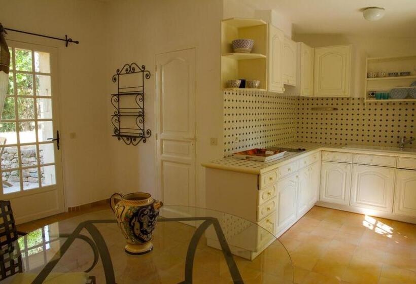 Пансион Gites La Tulisse à Vaison La Romaine