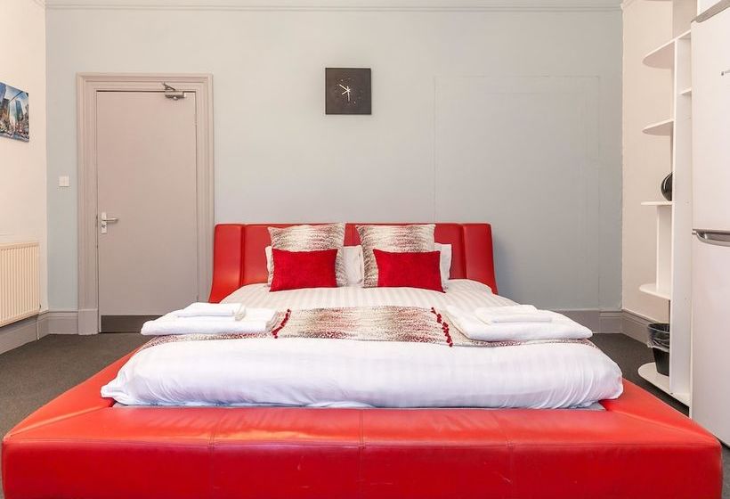 פנסיון Oakshaw Guesthouse Glasgow Airport