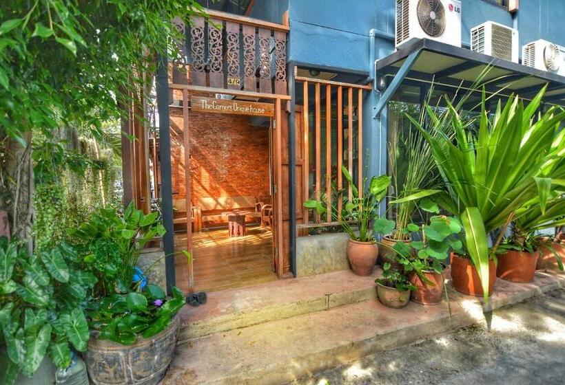 The Corner S Unique House