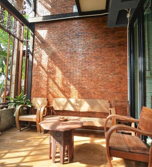 The Corner S Unique House