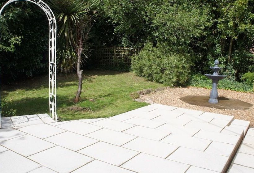 The Lodge Bed And Breakfast