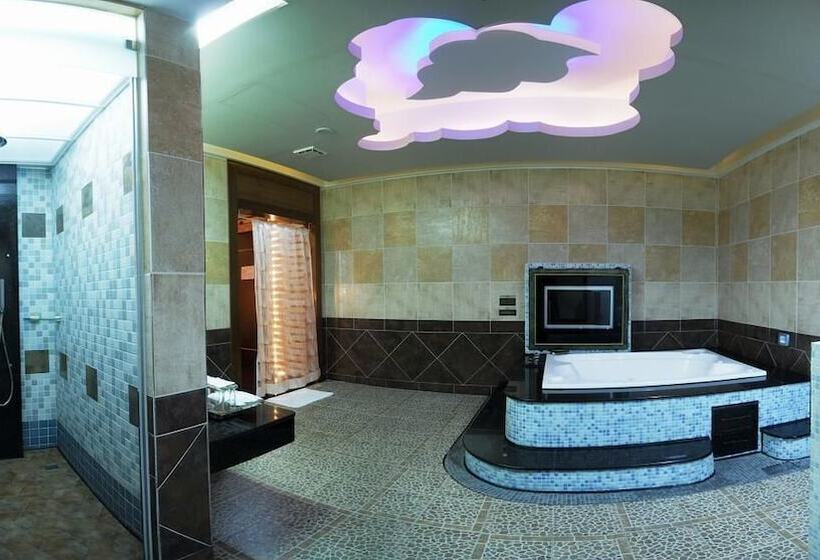 Wei Feng Exquisite Motel Pintung Branch