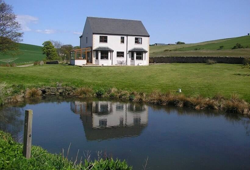 مبيت وإفطار Balhousie Farm