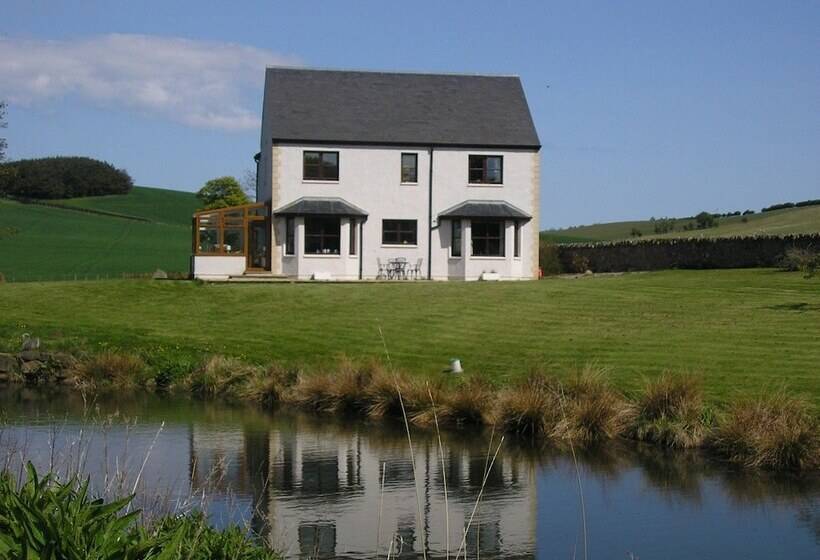 مبيت وإفطار Balhousie Farm