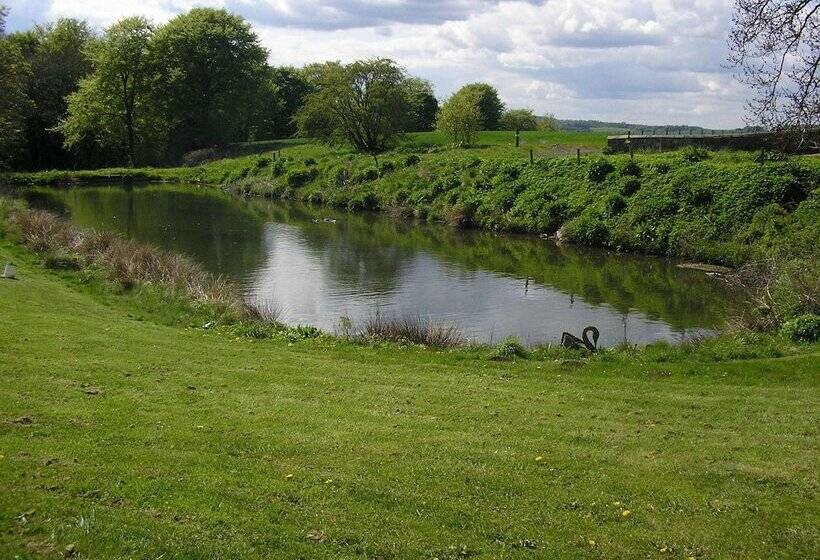 مبيت وإفطار Balhousie Farm