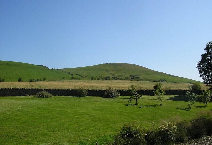 مبيت وإفطار Balhousie Farm