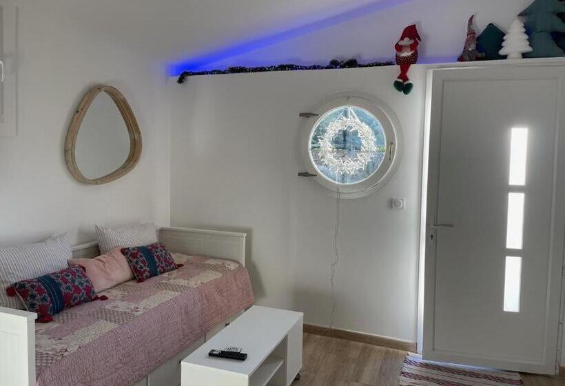 ベッドアンドブレックファースト Lou Candelou