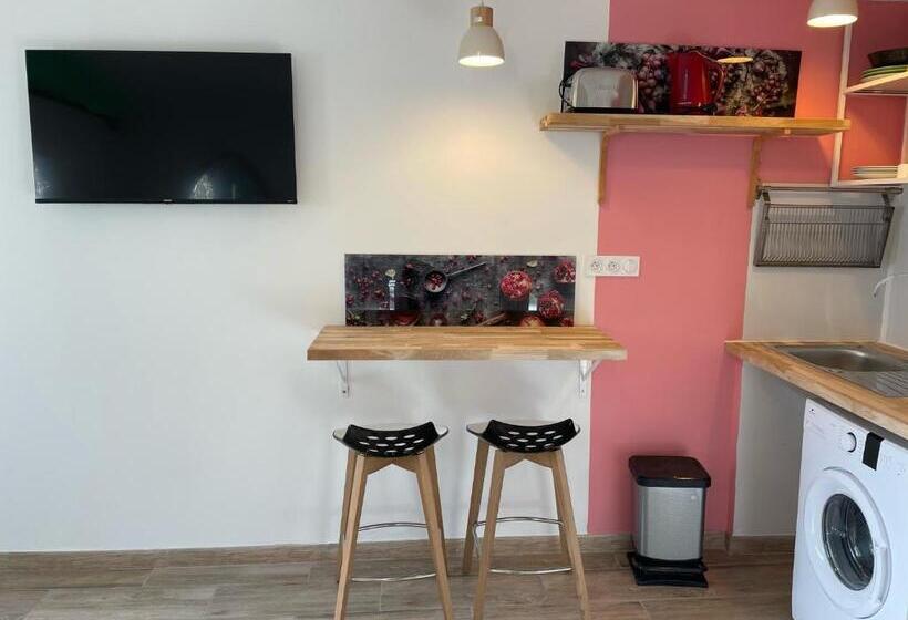 ベッドアンドブレックファースト Lou Candelou