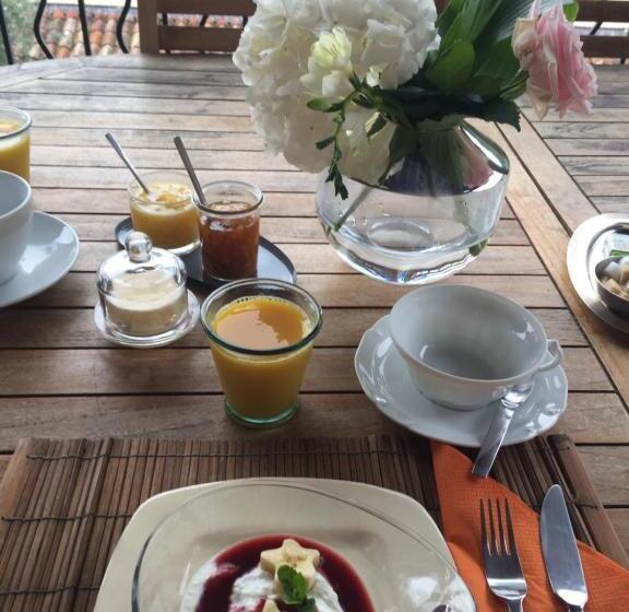 ベッドアンドブレックファースト Lou Candelou