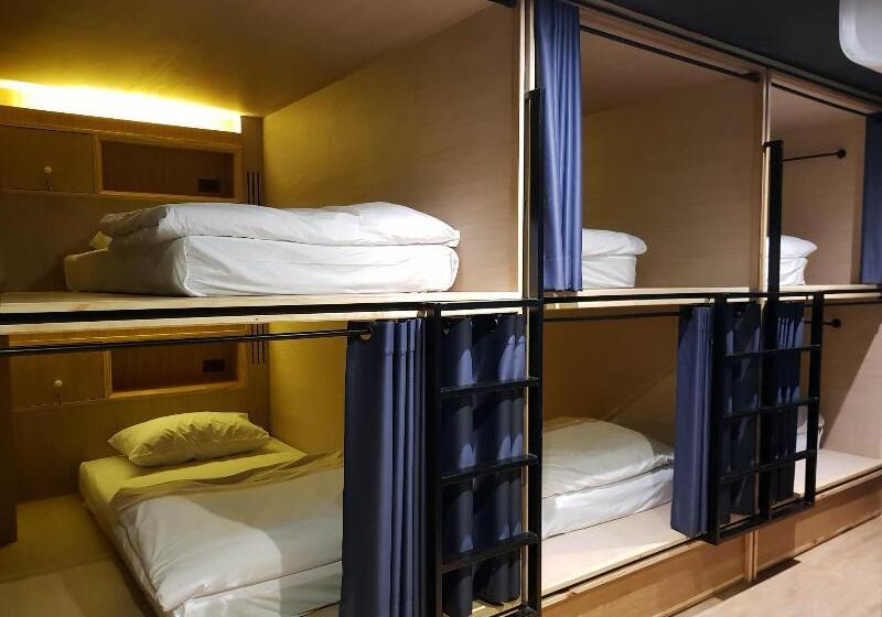 Borbaboom Phuket Poshtel & Hostel