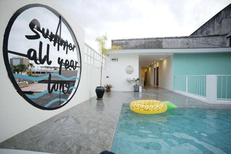 Borbaboom Phuket Poshtel & Hostel
