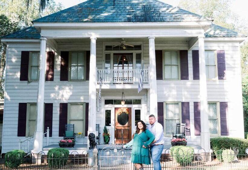 Commodore Bed & Breakfast