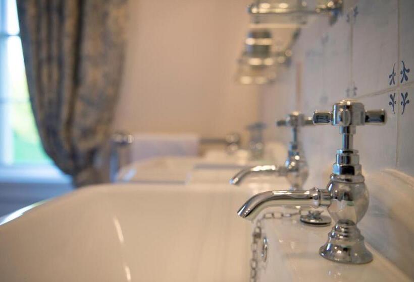 Hall Bed & Breakfast