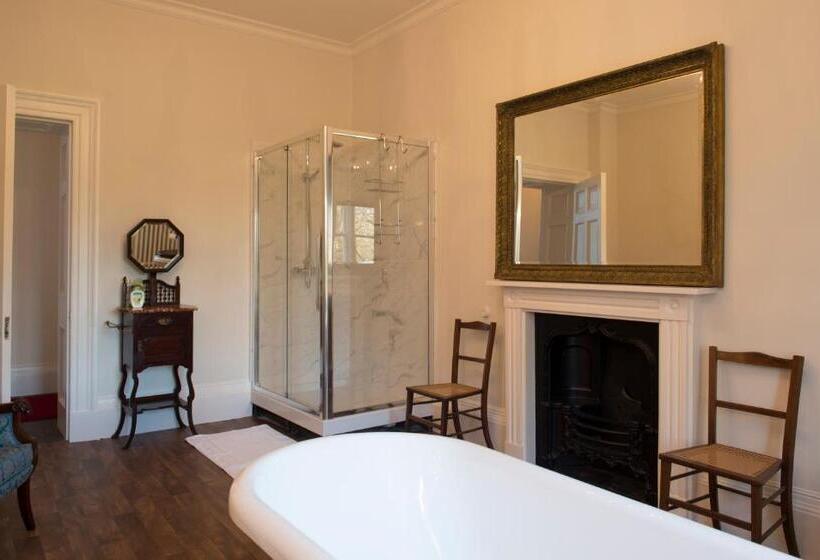 Hall Bed & Breakfast