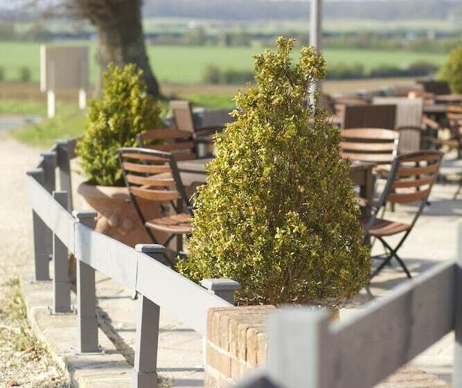 Хостел Crab & Boar