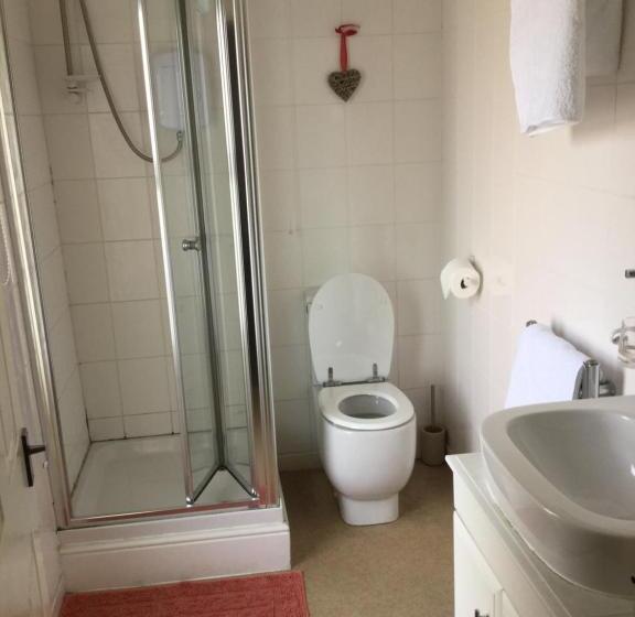 פונדק The Huntsman