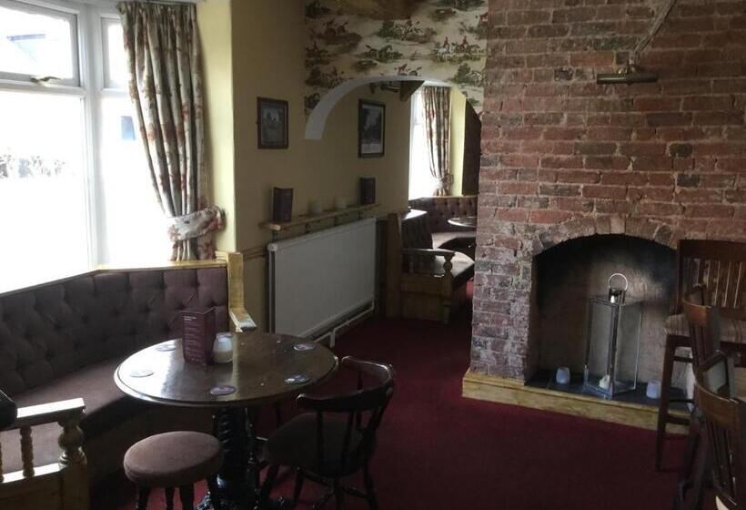 פונדק The Huntsman