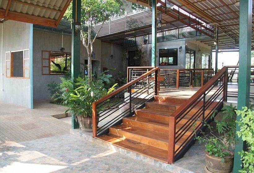 فندق Baan Alisa Bed And Breakfast