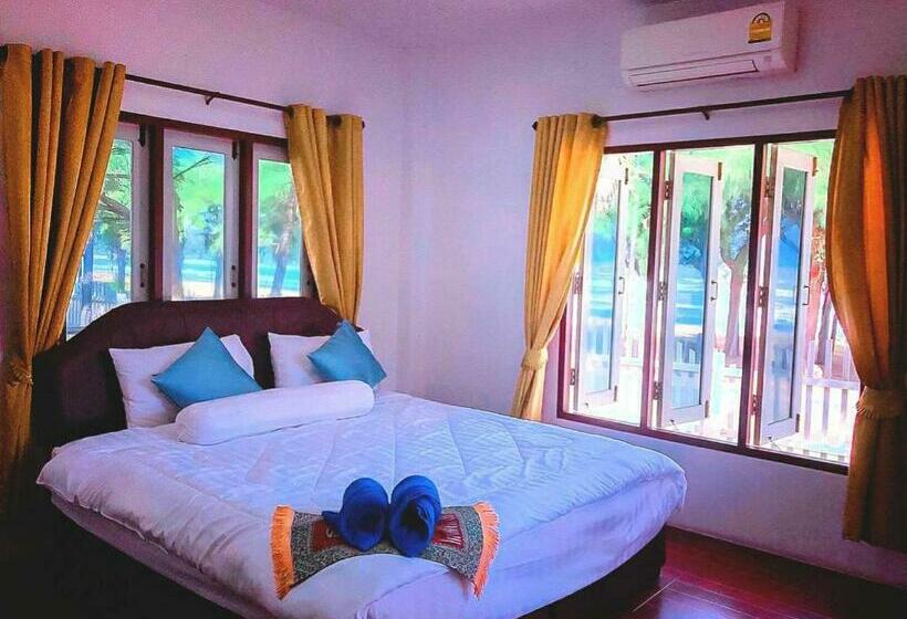 בית מלון כפרי Baan Golden Resort & Residences