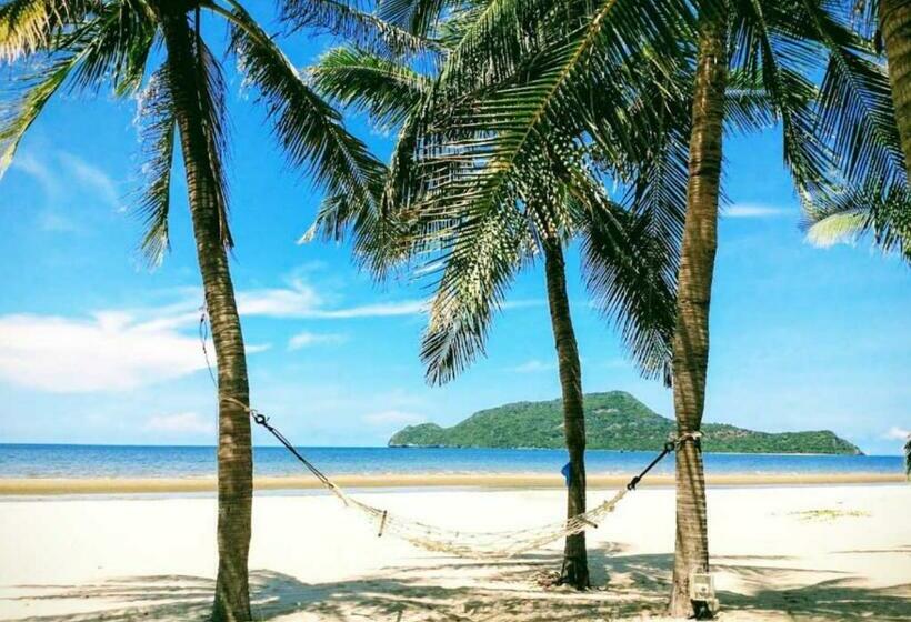 בית מלון כפרי Baan Golden Resort & Residences