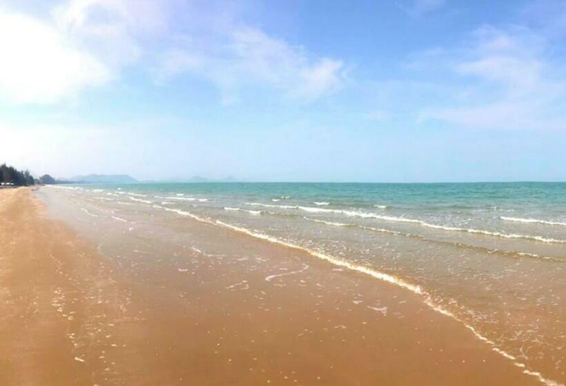 בית מלון כפרי Baan Golden Resort & Residences