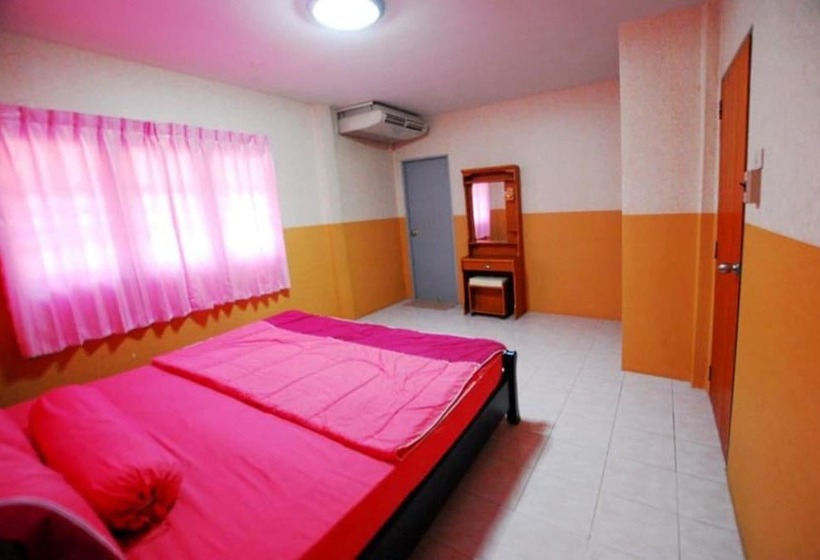 בית מלון כפרי Baan Golden Resort & Residences