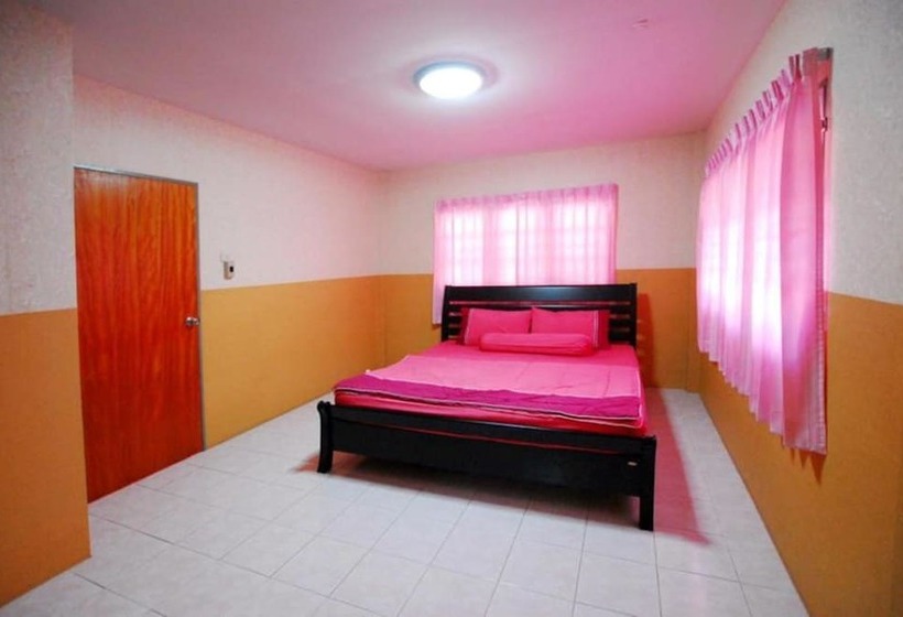 בית מלון כפרי Baan Golden Resort & Residences