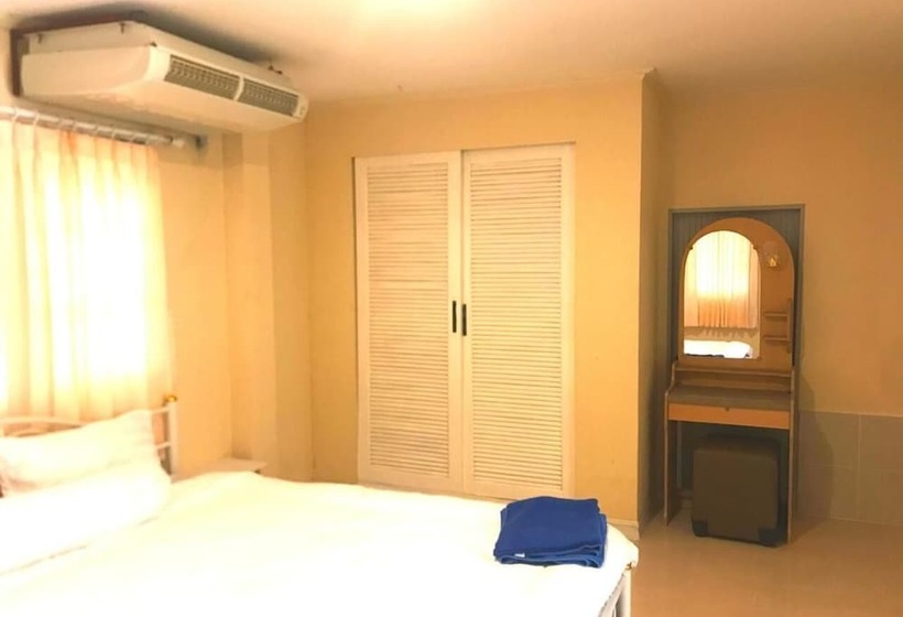 בית מלון כפרי Baan Golden Resort & Residences