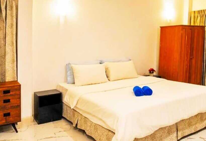 בית מלון כפרי Baan Golden Resort & Residences