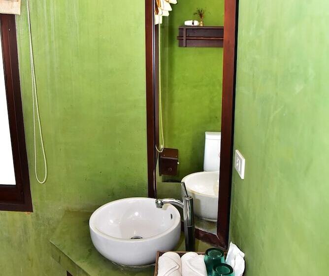 Отель Chaan Mai Hom