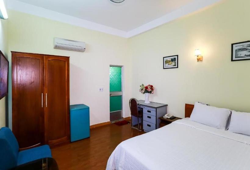 هتل Danang Center 2