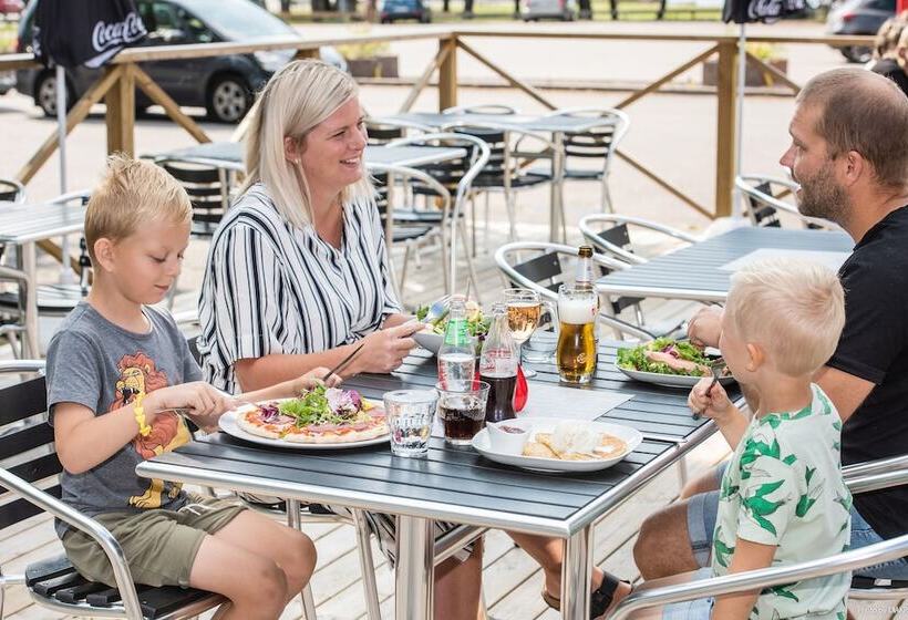 호텔 First Camp Ekuddenmariestad