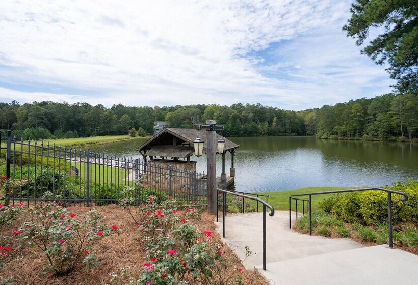 فندق Foxhall Resort