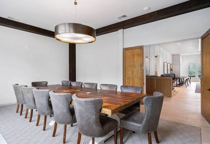 فندق Foxhall Resort